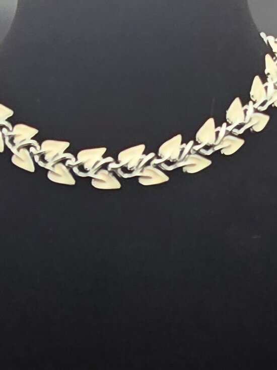 Coro Jewelry - Vintage Signed 1950's Coro Cream Enamel & Silver Tone Linked Leaf Necklace